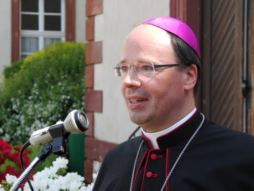 Bischof Dr. <b>Stephan Ackermann</b> besuchte die Pfarrei St. Quiriacus - CIMG7550i